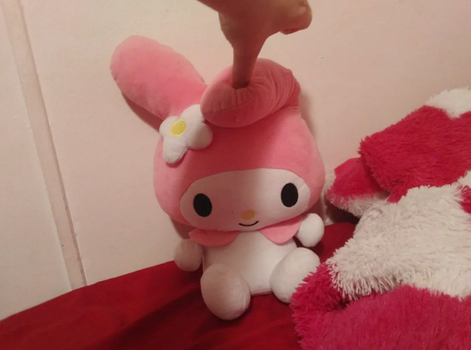 My Melody Plush: Cuddly, Cute, and Collectible!插图1