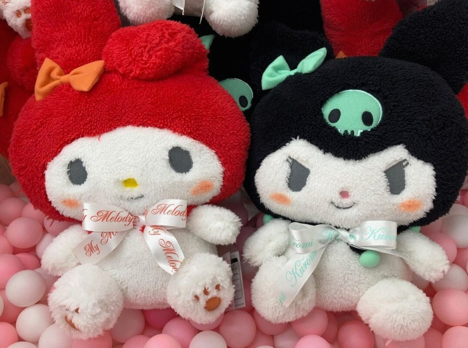 My Melody Plush: Cuddly, Cute, and Collectible!插图3